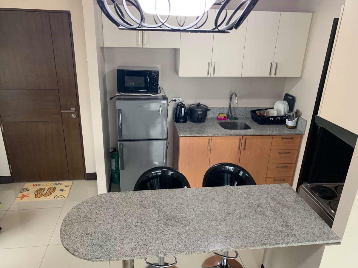 Cubao Manhattanheights Unit 11A Tower B, 2Br Manila Luaran gambar